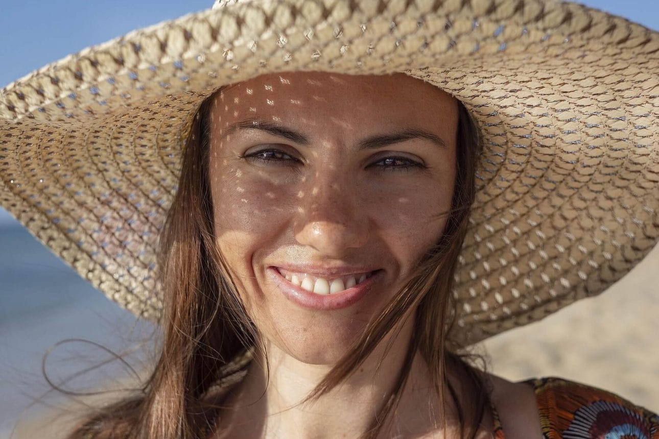 woman-g178291e4e_1920